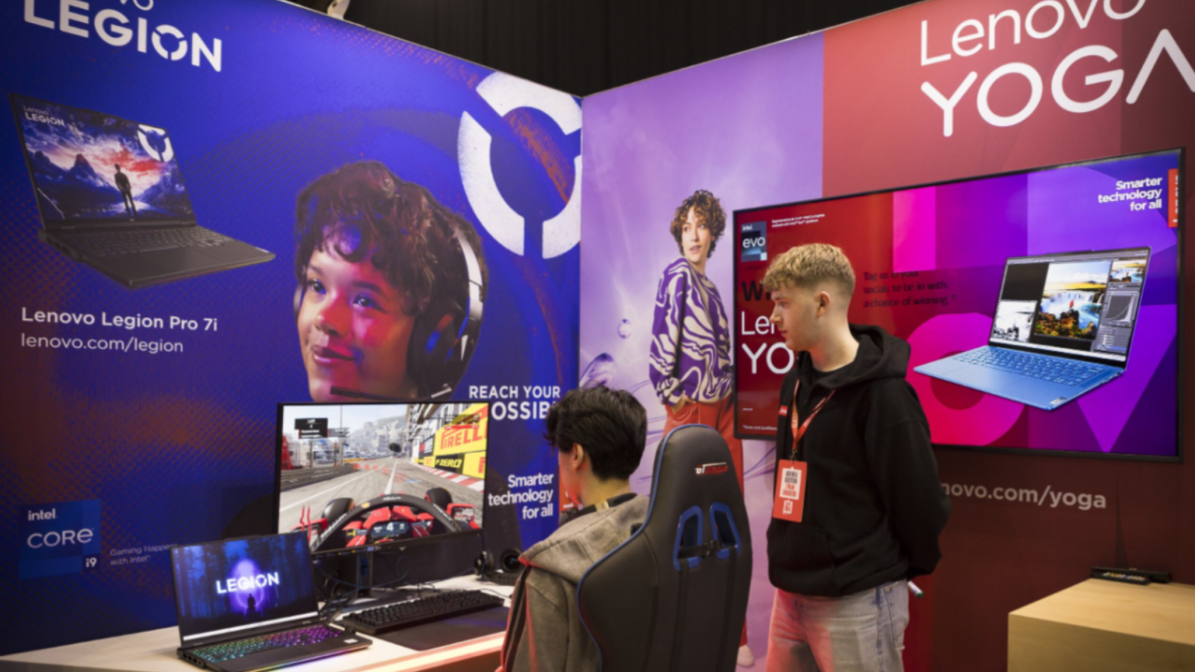 UCAS_Marketing_Services_Events_Brands_Image_Box1 Students using a Lenovo gaming computer at the UCAS Discovery event in Manchester