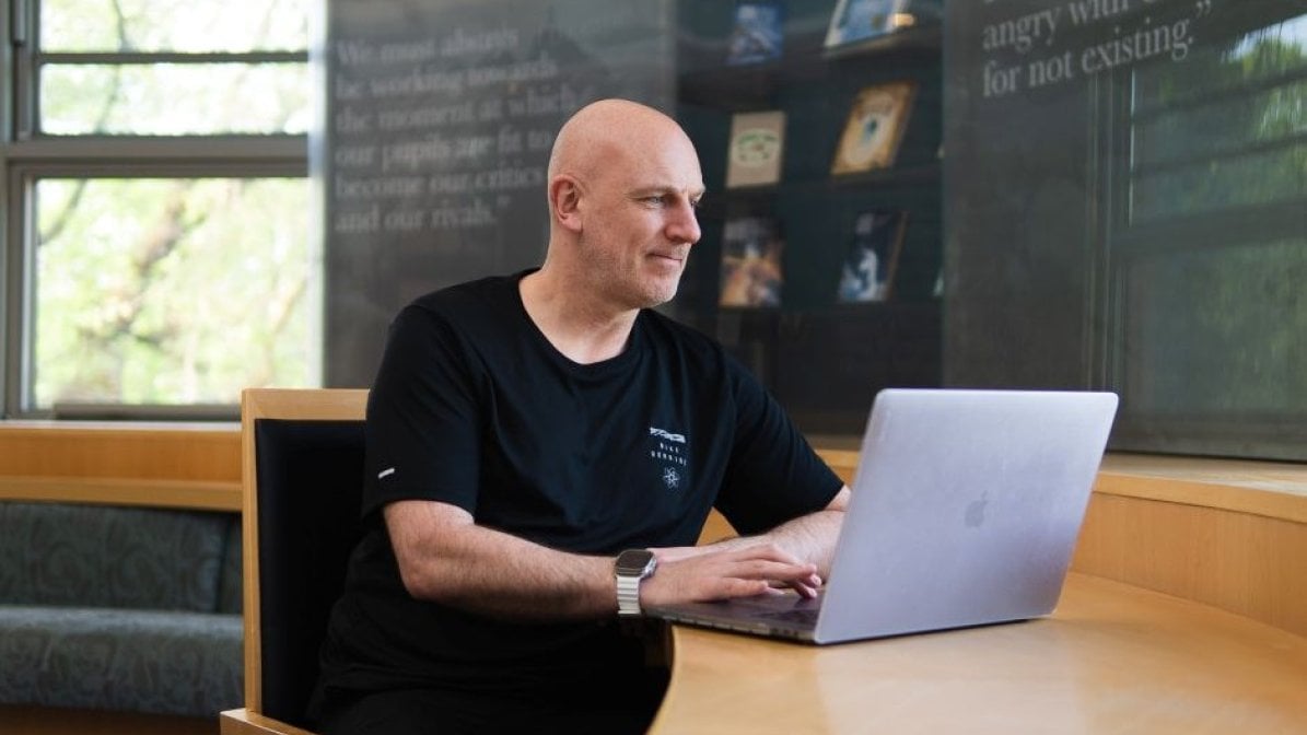 Provider using UCAS Collect on laptop