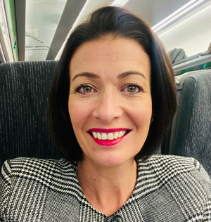 Liz Lloyd Headshot